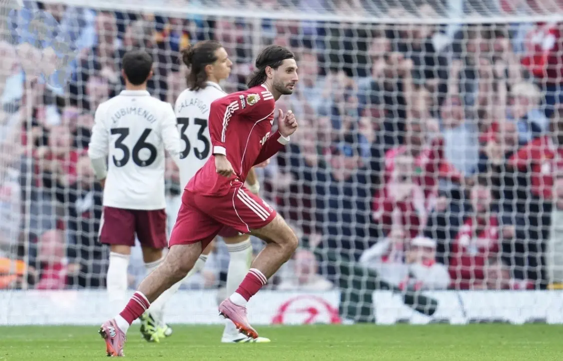 于任何球队, 双线作战对, 阿森纳 于任何球队, 双线作战对, 阿森纳